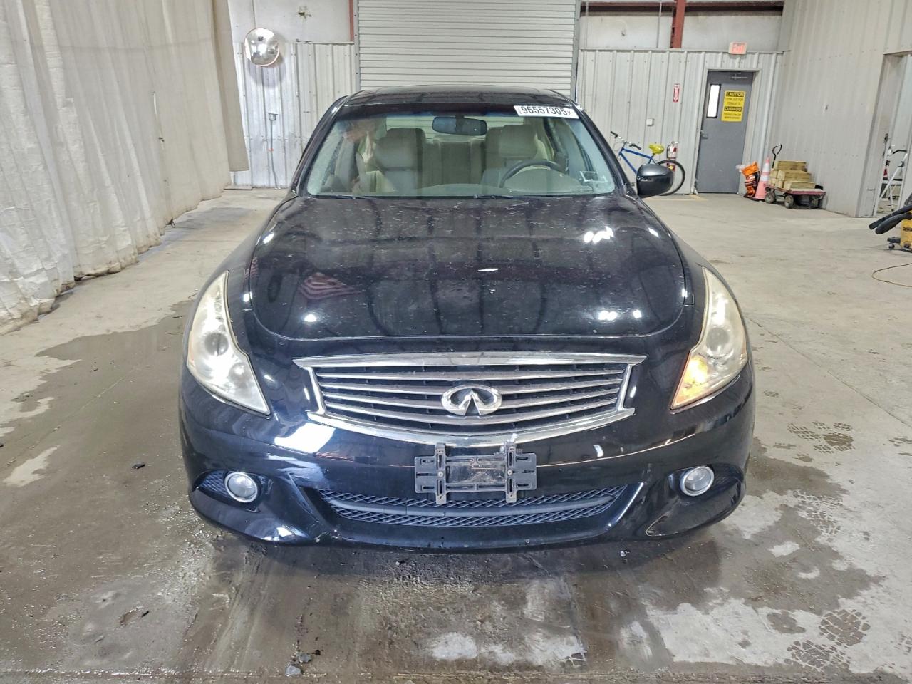 2010 INFINITI G37 photo 5