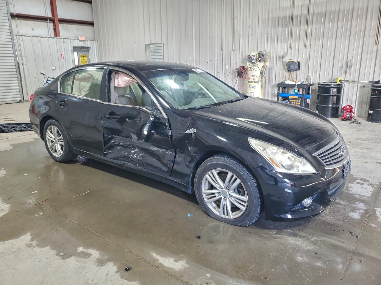 2010 INFINITI G37 photo 4