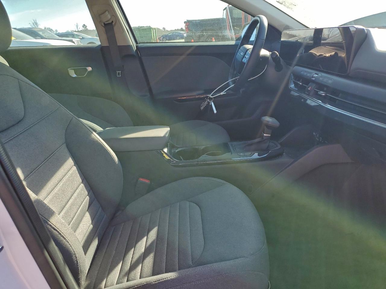 2025 KIA K4 EX photo 7