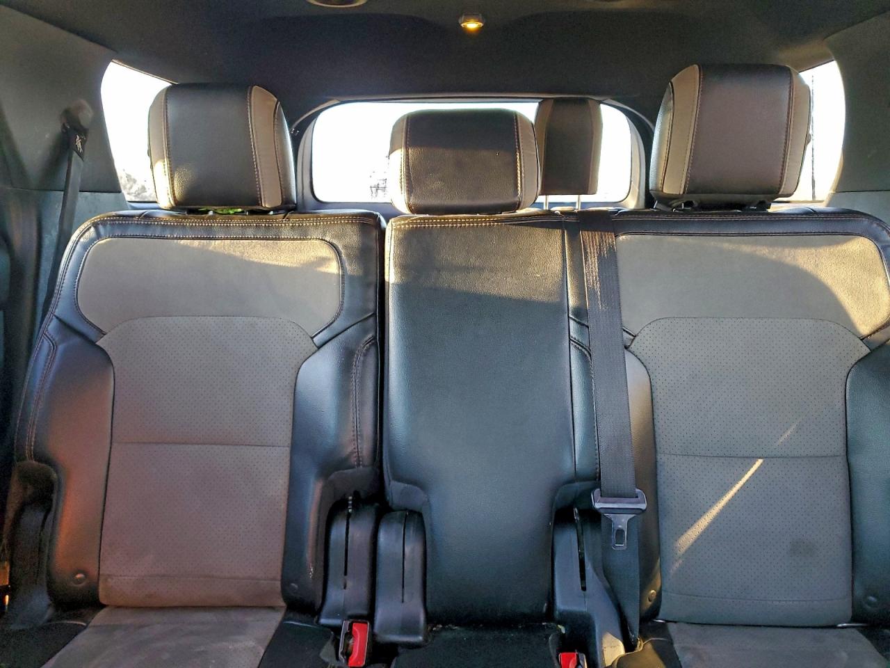 2017 FORD EXPLORER XLT photo 10