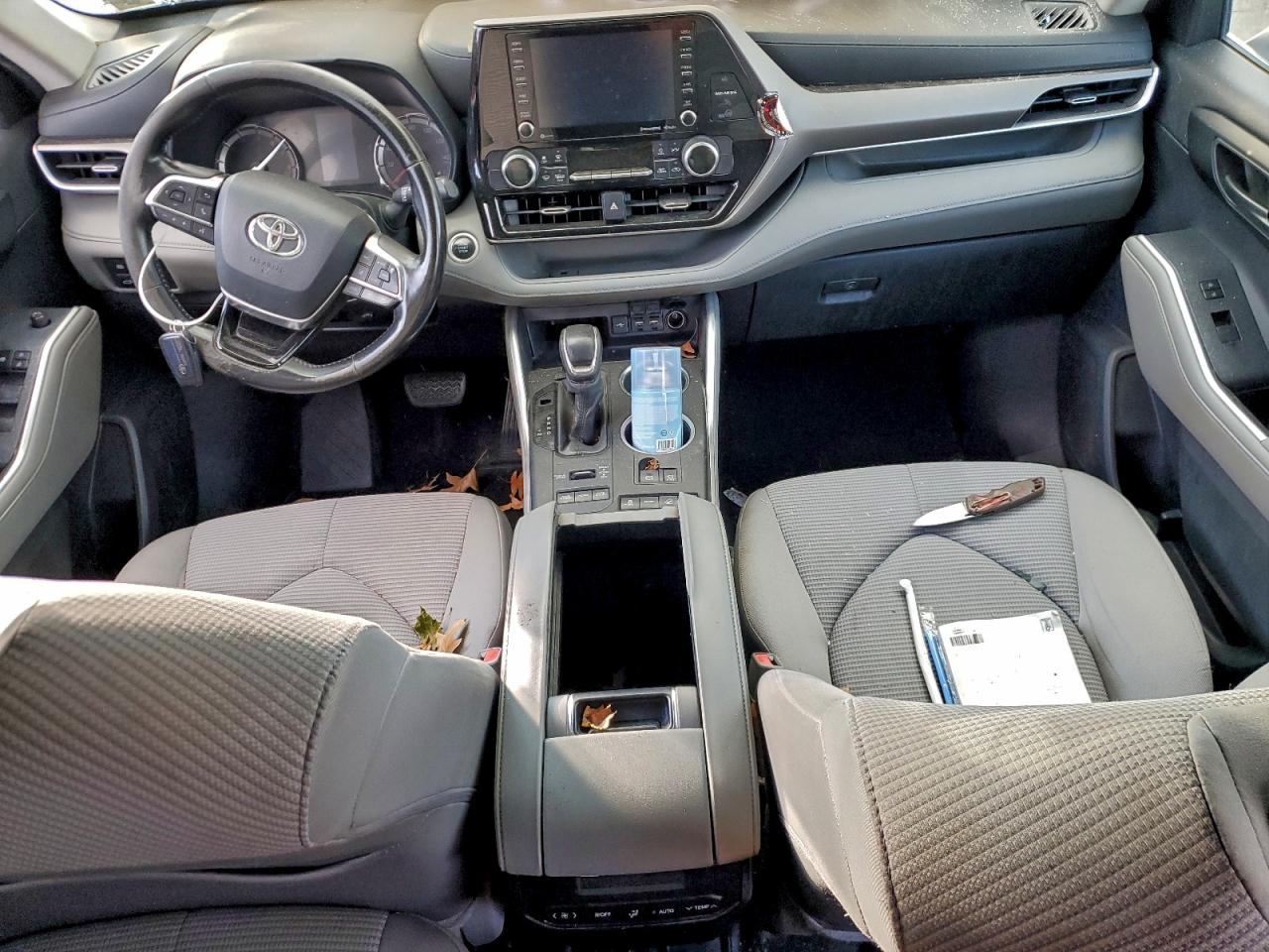 2020 TOYOTA HIGHLANDER L photo 8
