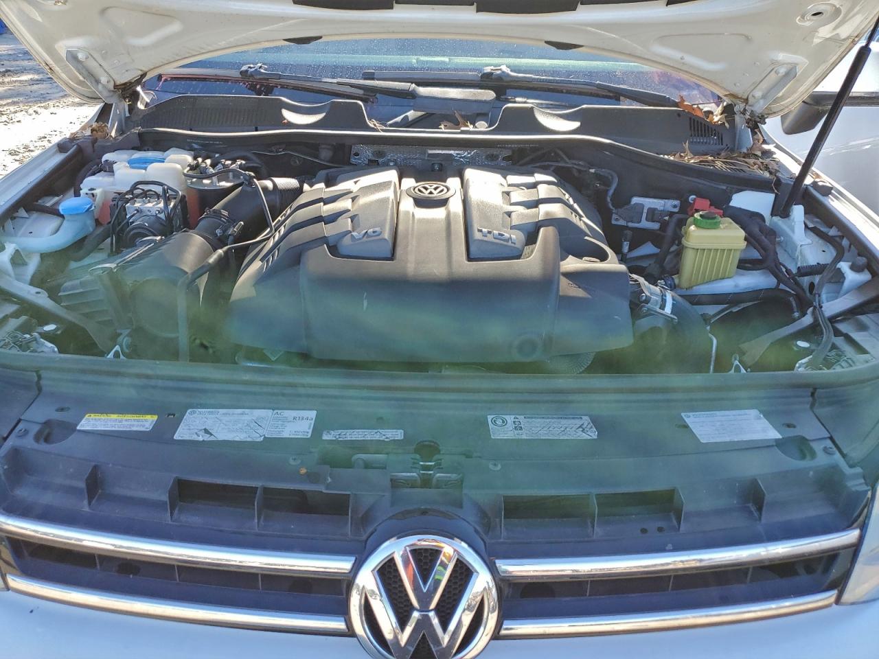 2013 VOLKSWAGEN TOUAREG V6 TDI photo 12