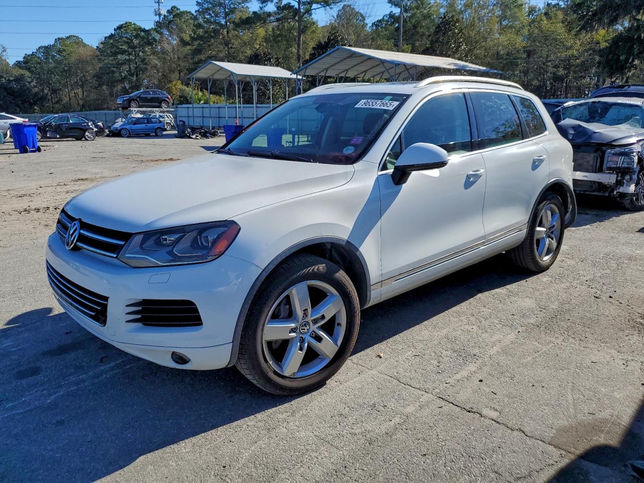 2013 VOLKSWAGEN TOUAREG