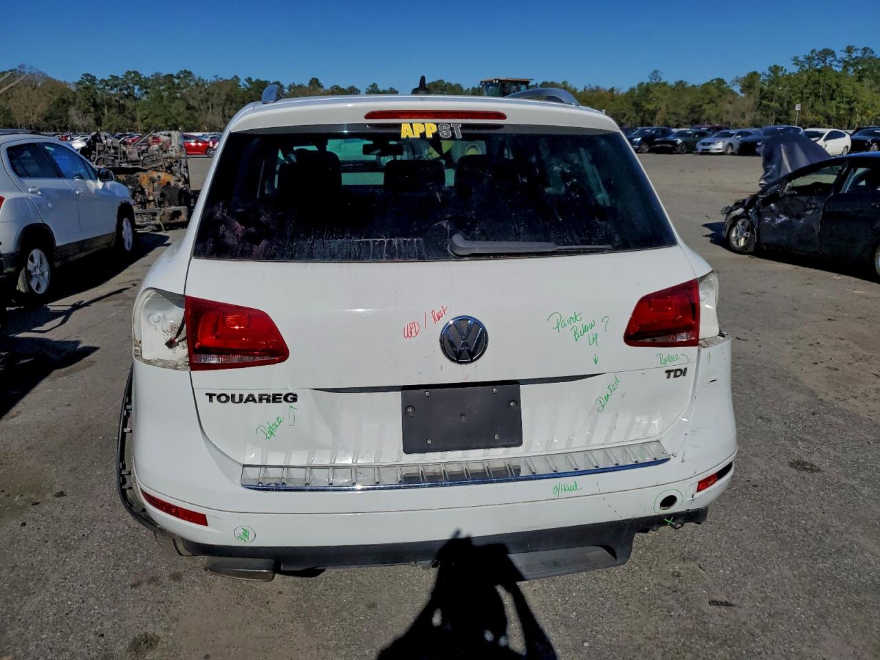 2013 VOLKSWAGEN TOUAREG V6 TDI photo 6