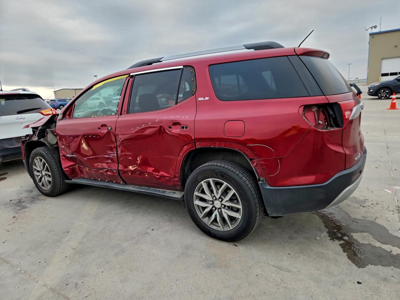 2019 GMC ACADIA SLE photo 2