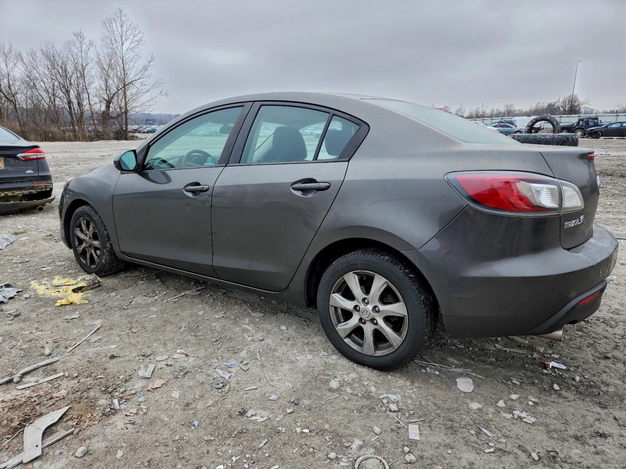 2010 MAZDA 3 I photo 2