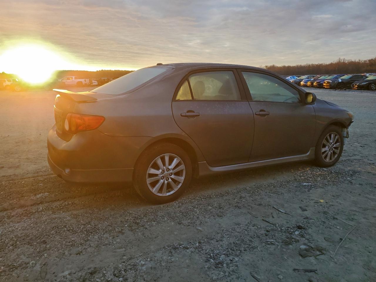 2010 TOYOTA COROLLA BASE photo 3