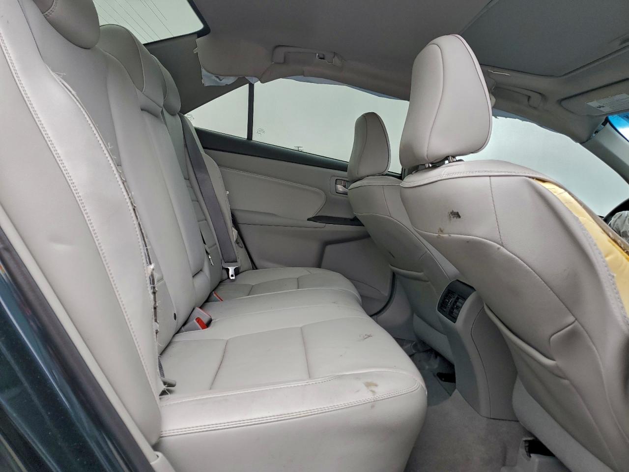 2015 TOYOTA CAMRY HYBRID photo 10