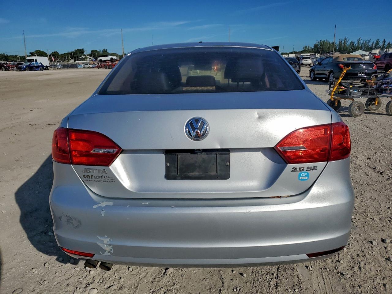 2011 VOLKSWAGEN JETTA SE photo 6
