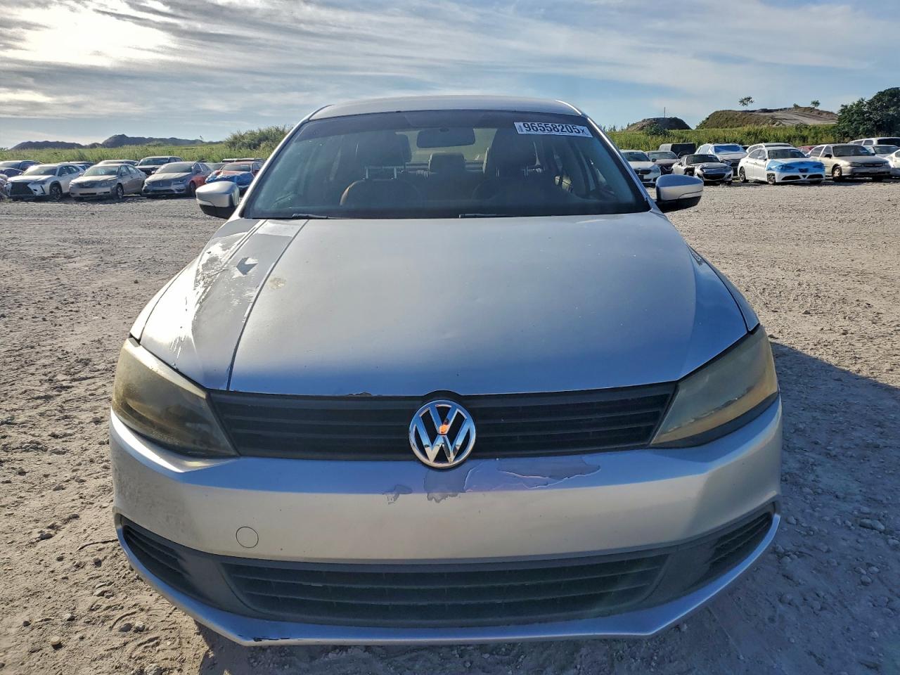2011 VOLKSWAGEN JETTA SE photo 5