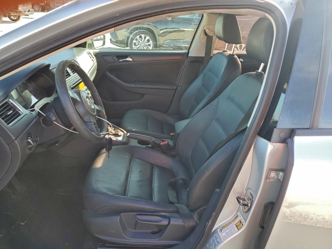 2011 VOLKSWAGEN JETTA SE photo 7