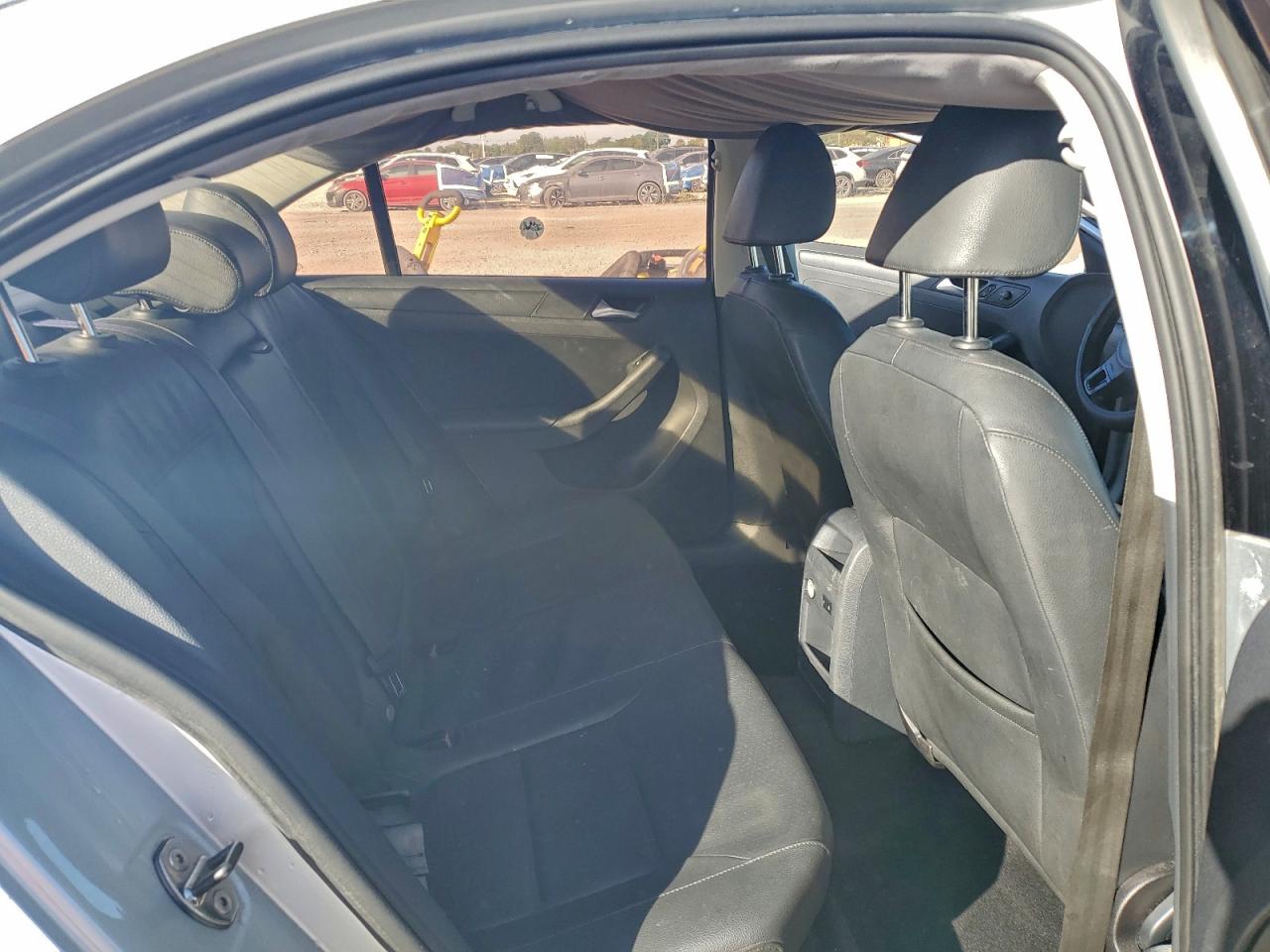 2011 VOLKSWAGEN JETTA SE photo 10