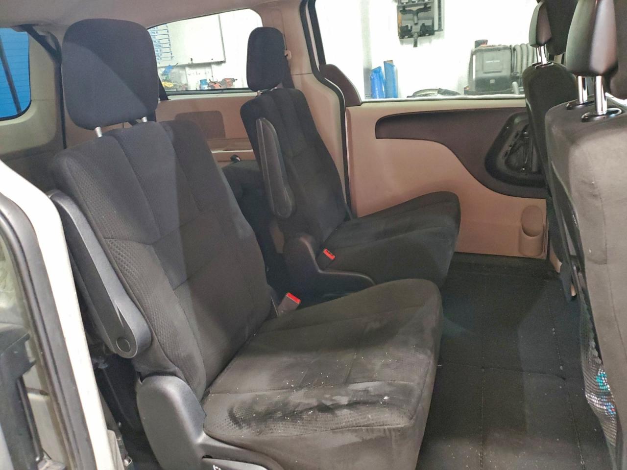 2012 DODGE GRAND CARAVAN SXT photo 11