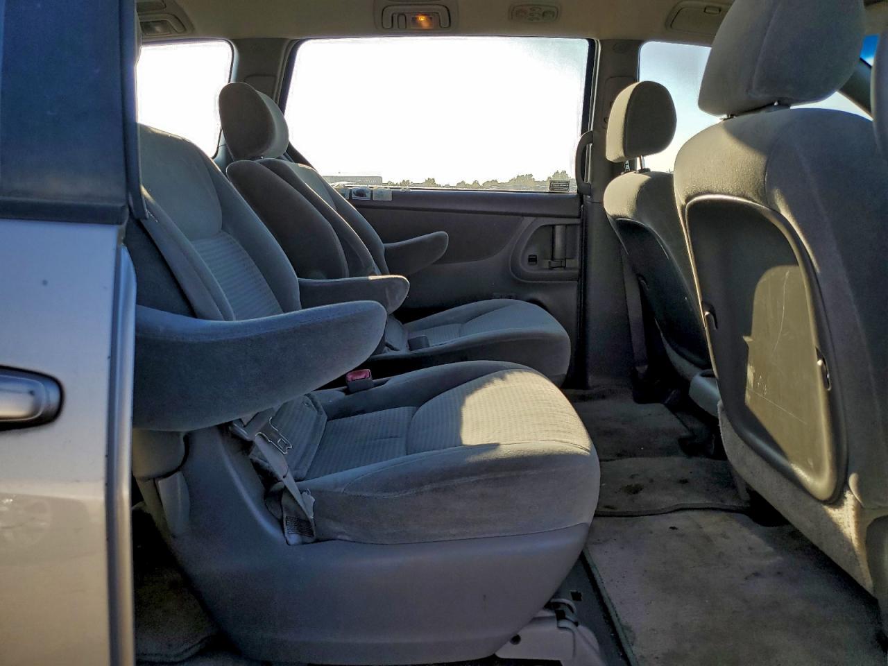 2007 TOYOTA SIENNA photo 10