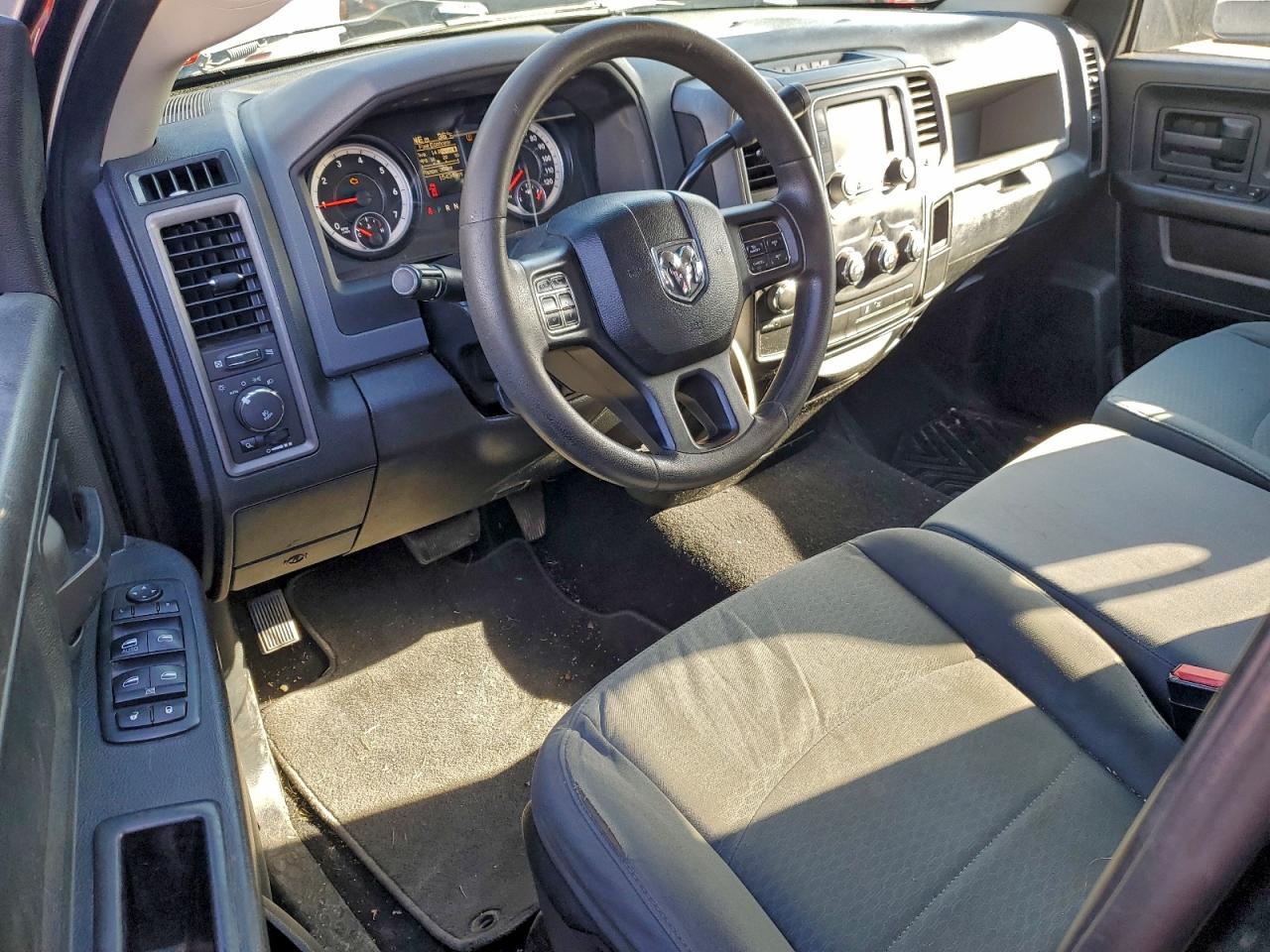 2014 RAM 1500 ST photo 8