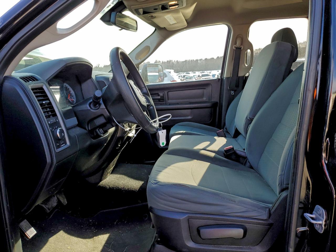 2014 RAM 1500 ST photo 7