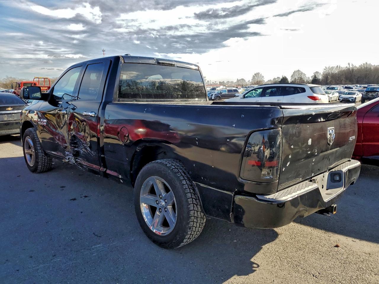 2014 RAM 1500 ST photo 2