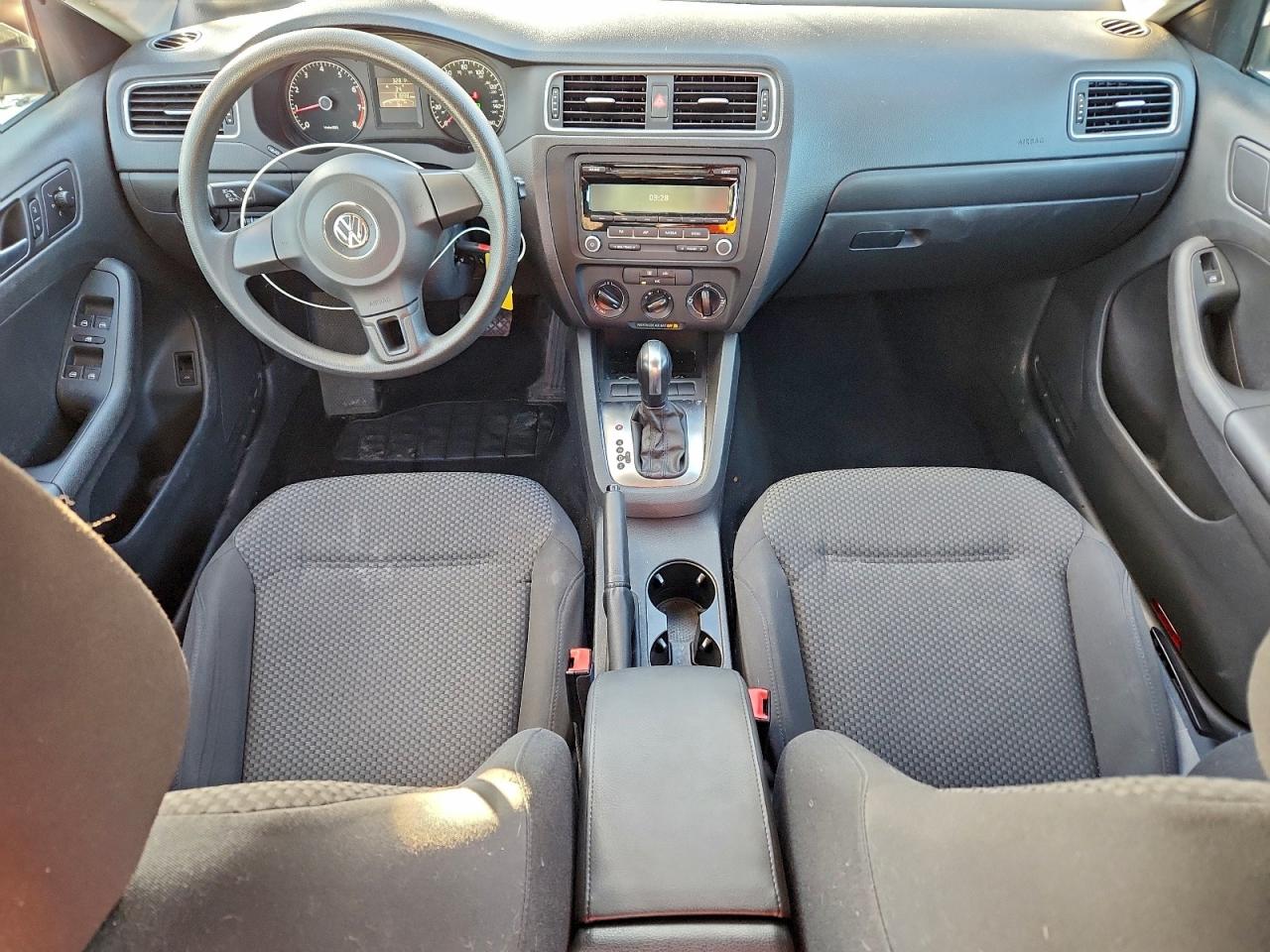 2013 VOLKSWAGEN JETTA BASE photo 8