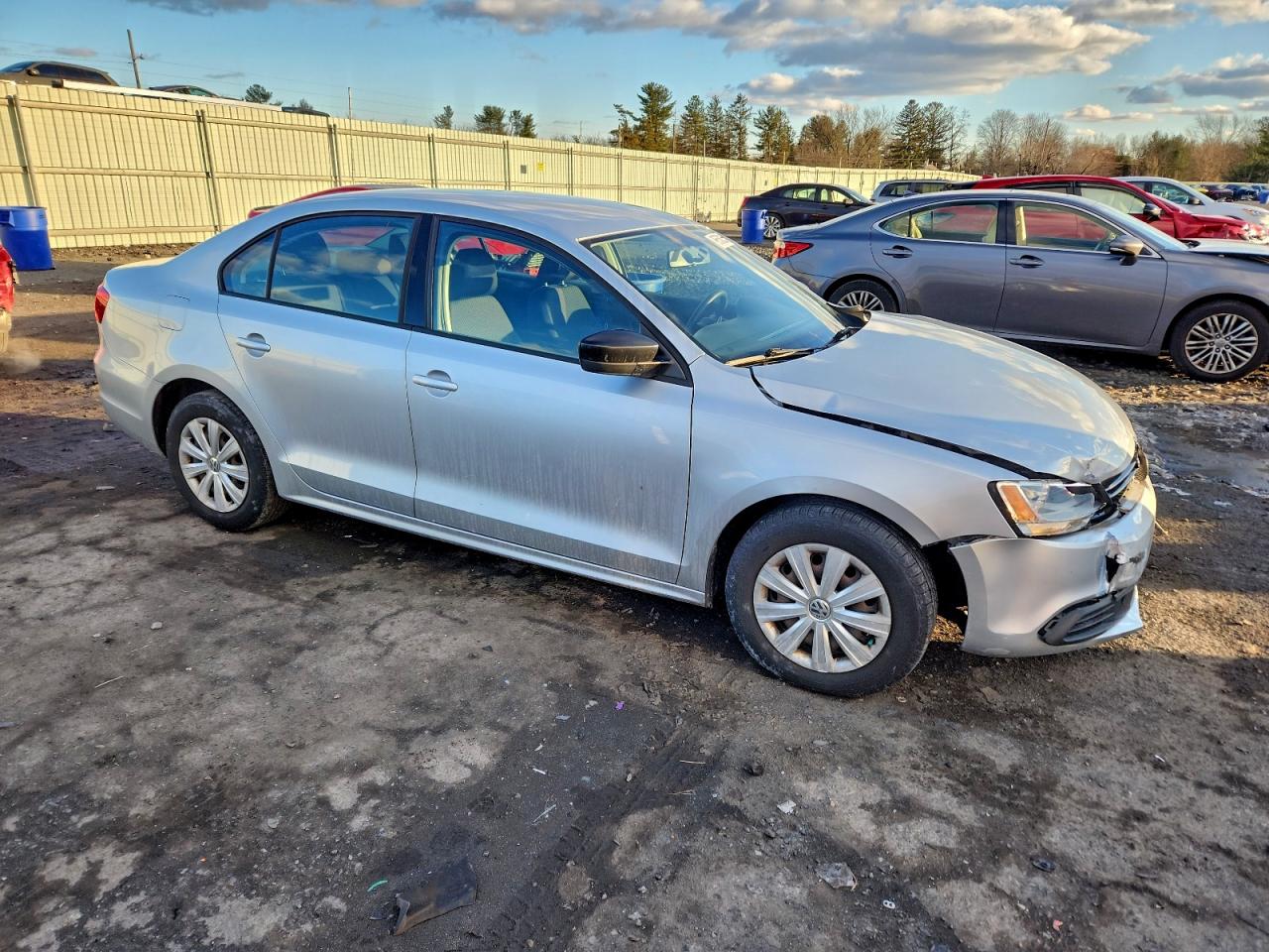 2013 VOLKSWAGEN JETTA BASE photo 4