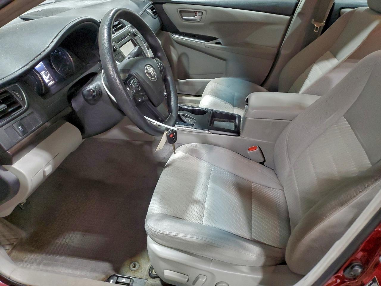 2017 TOYOTA CAMRY LE photo 7