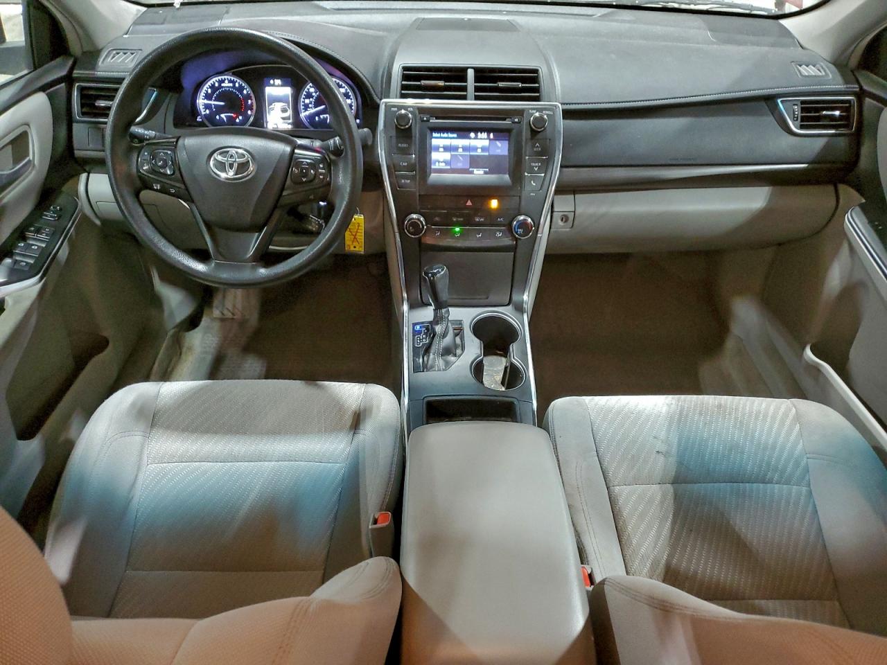 2017 TOYOTA CAMRY LE photo 8