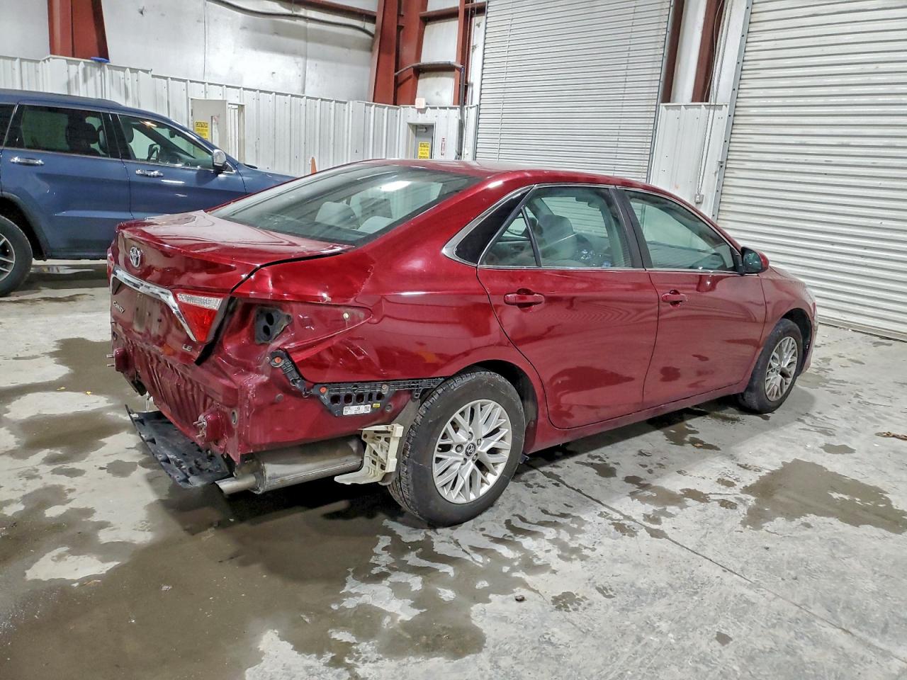 2017 TOYOTA CAMRY LE photo 3