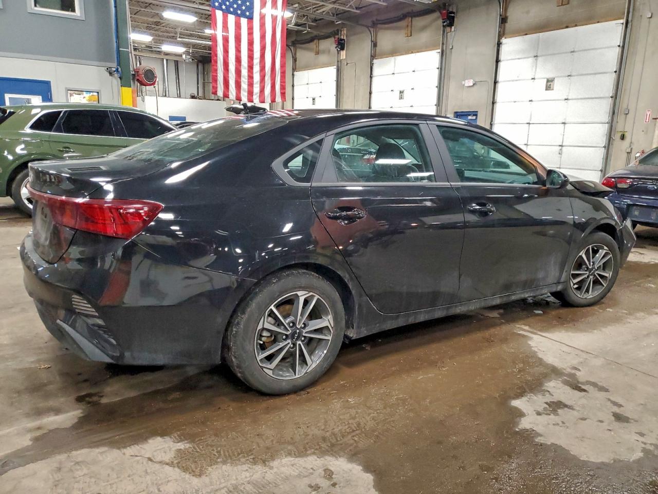 2023 KIA FORTE LX photo 3