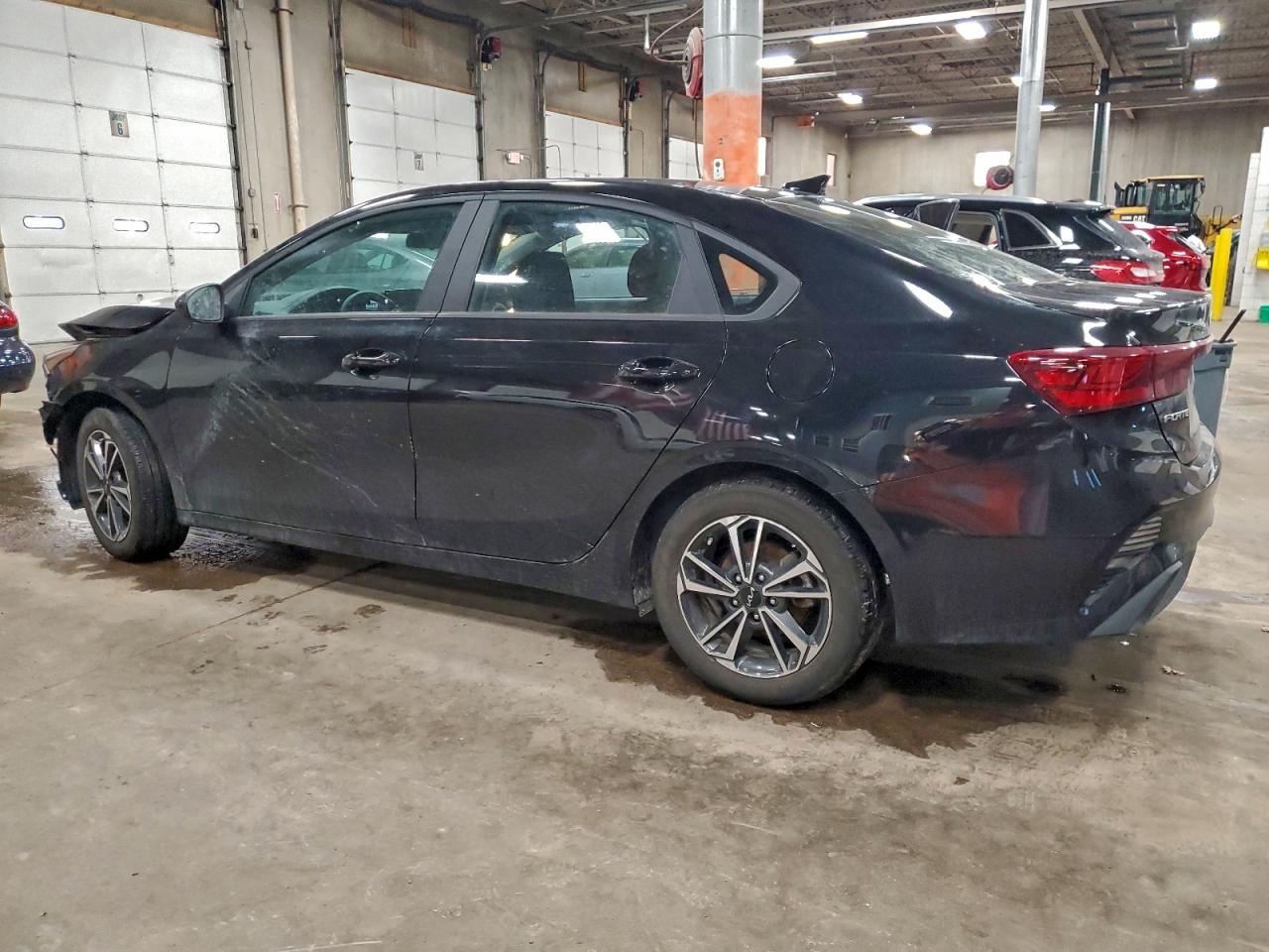 2023 KIA FORTE LX photo 2