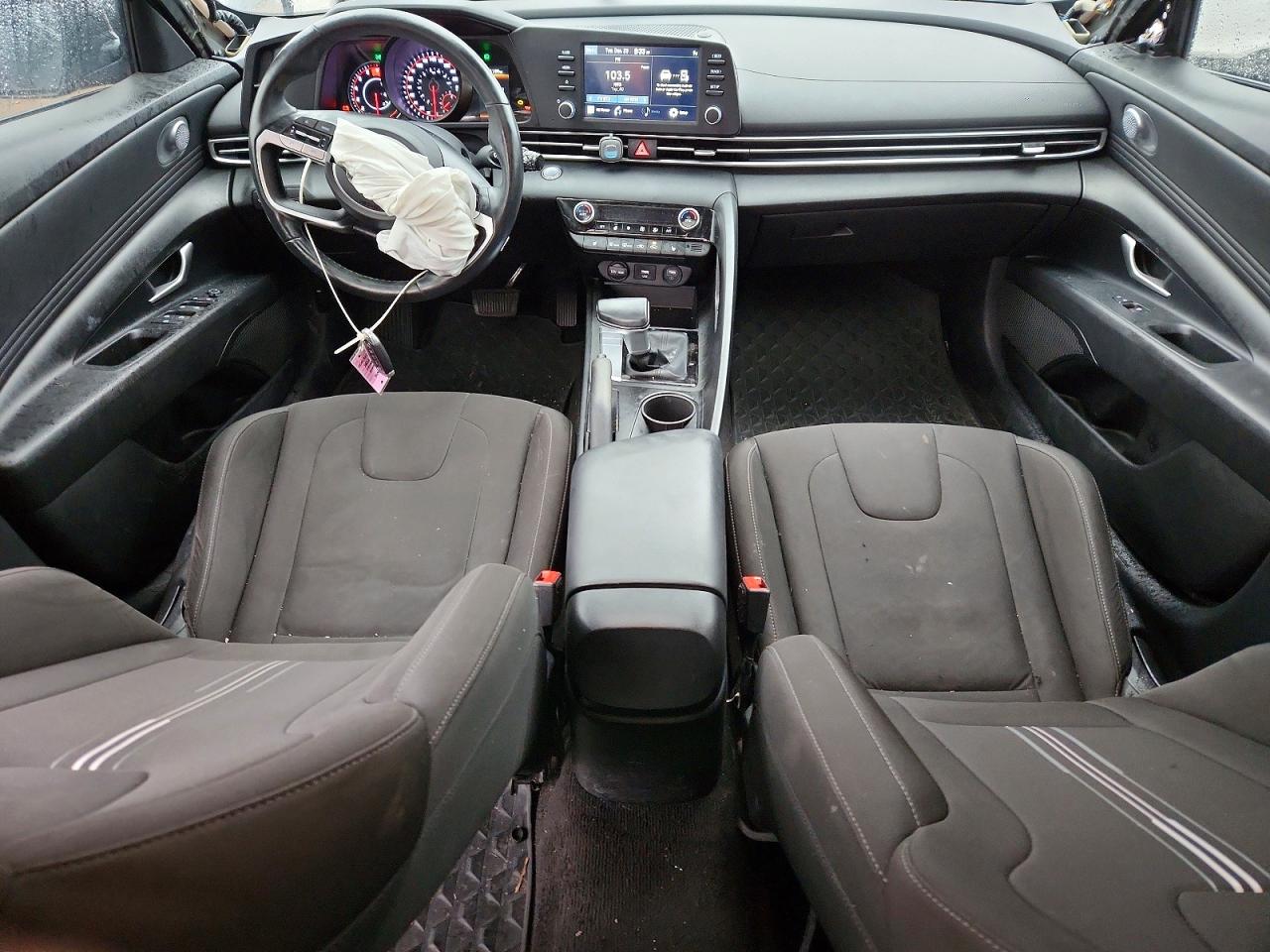 2022 HYUNDAI ELANTRA SEL photo 8