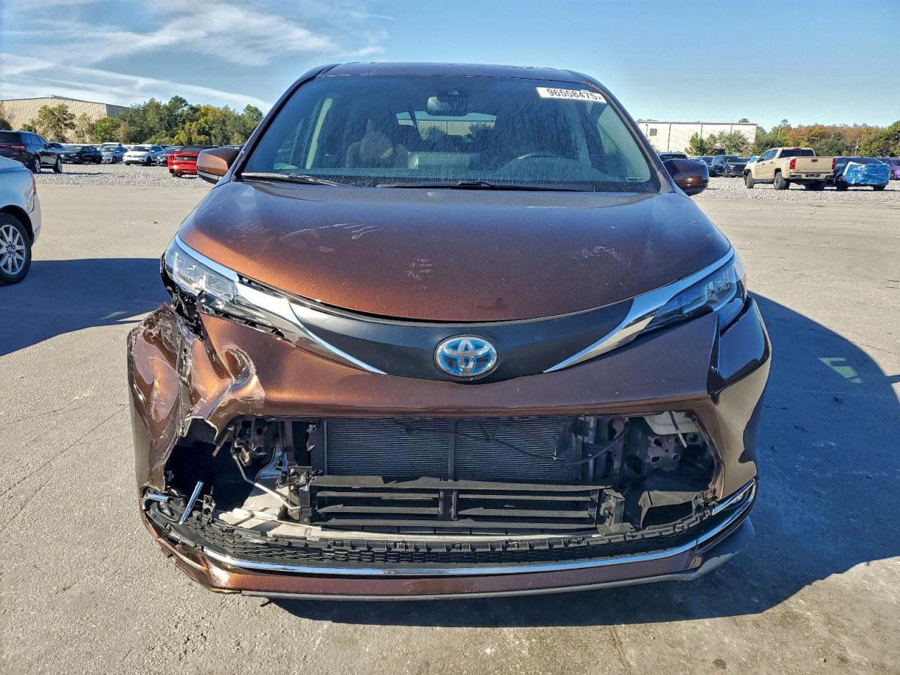 2021 TOYOTA SIENNA XLE photo 5