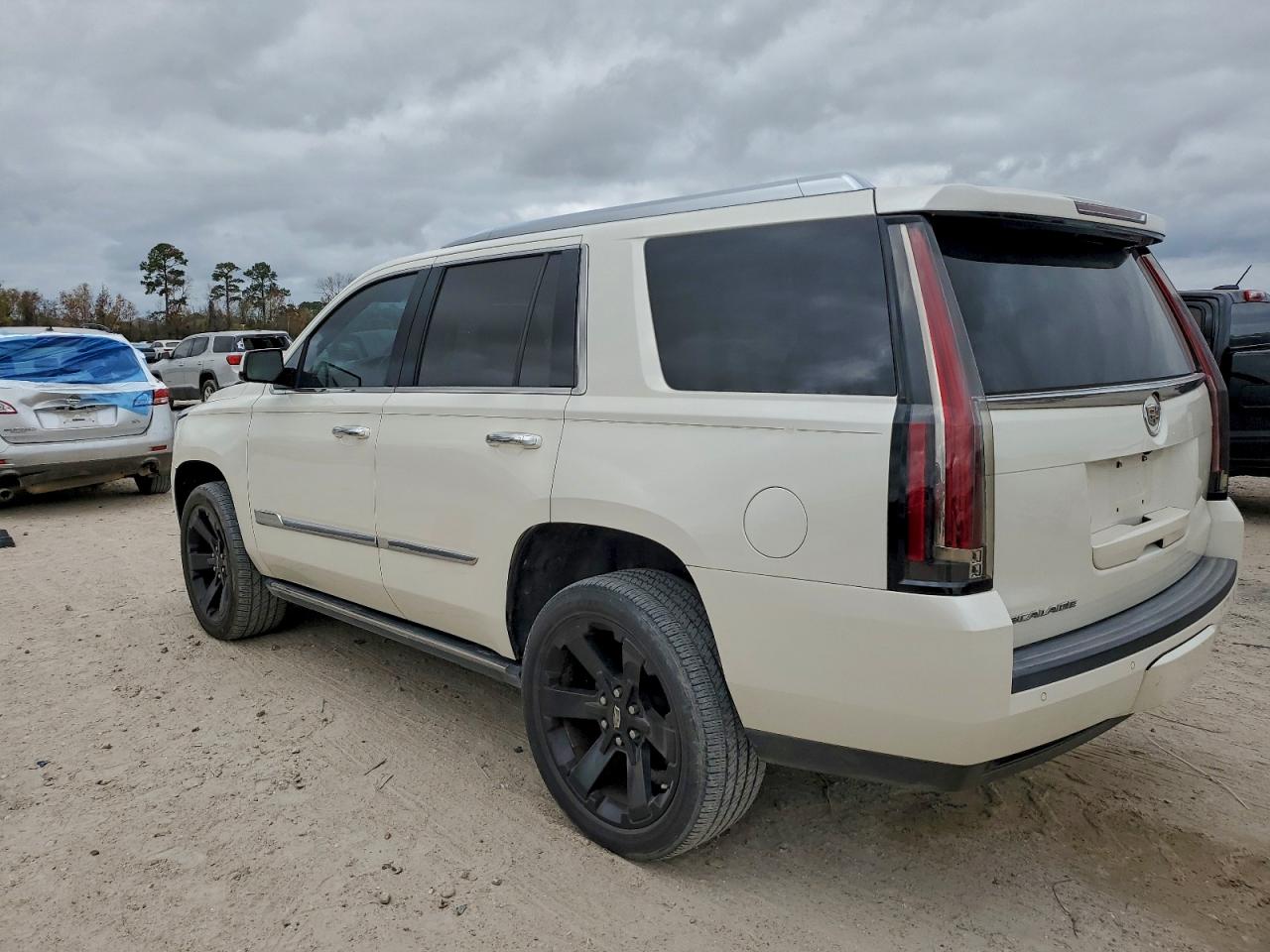 2015 CADILLAC ESCALADE PREMIUM photo 3