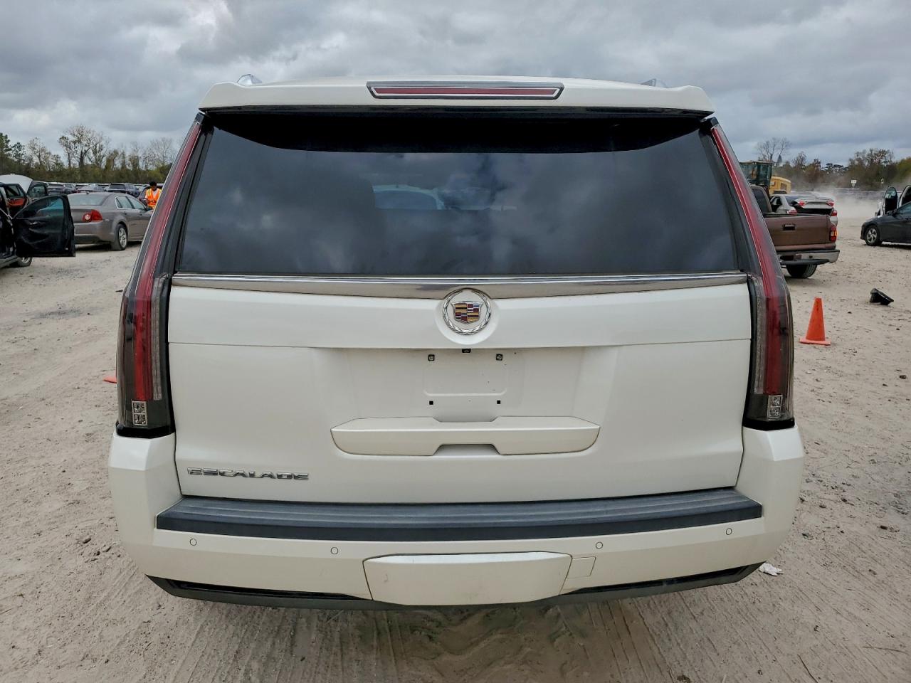2015 CADILLAC ESCALADE PREMIUM photo 11