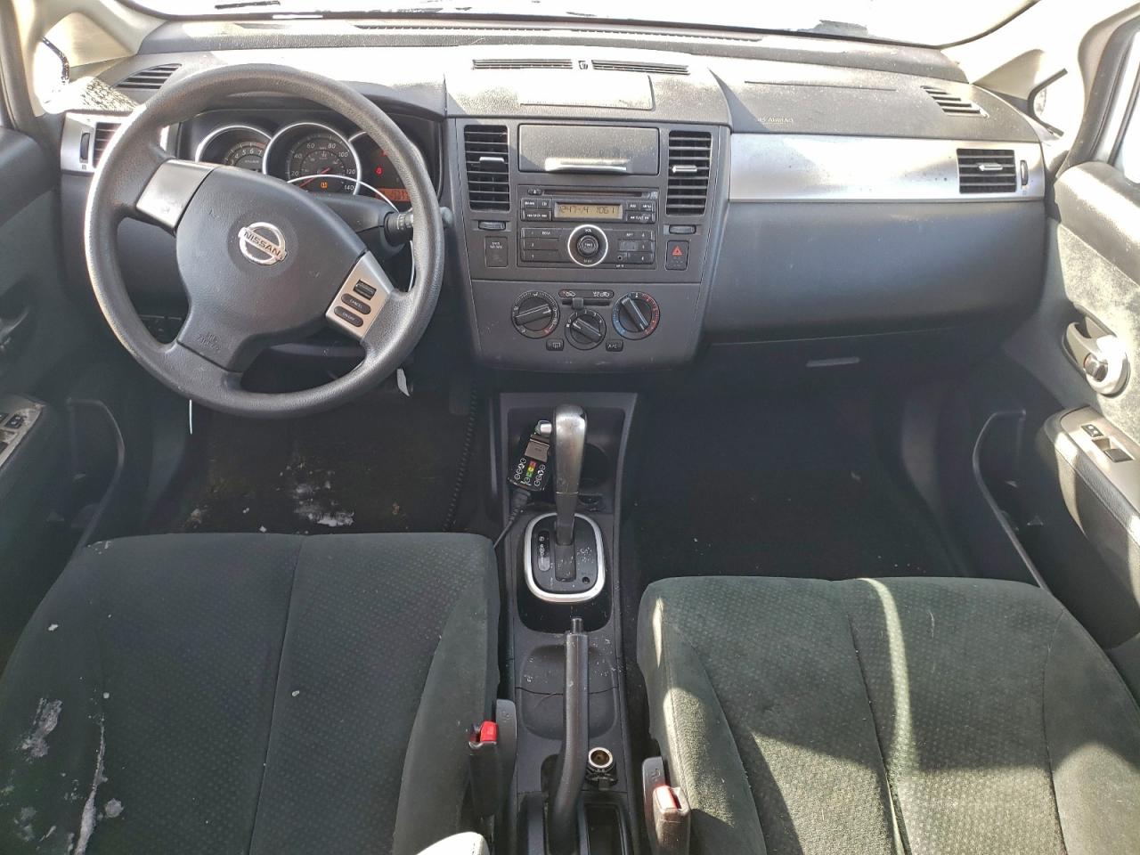 2011 NISSAN VERSA S photo 8