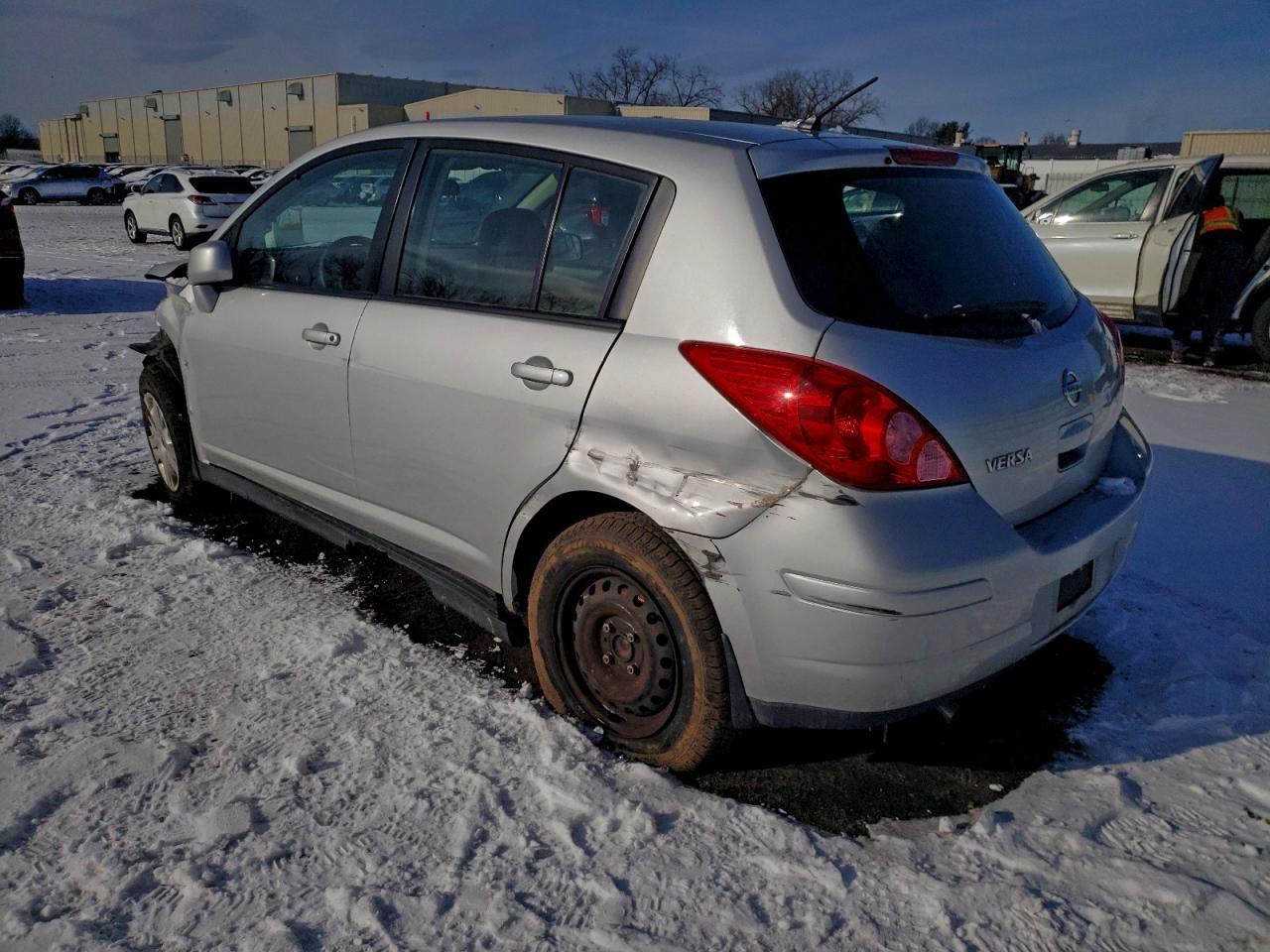 2011 NISSAN VERSA S photo 2