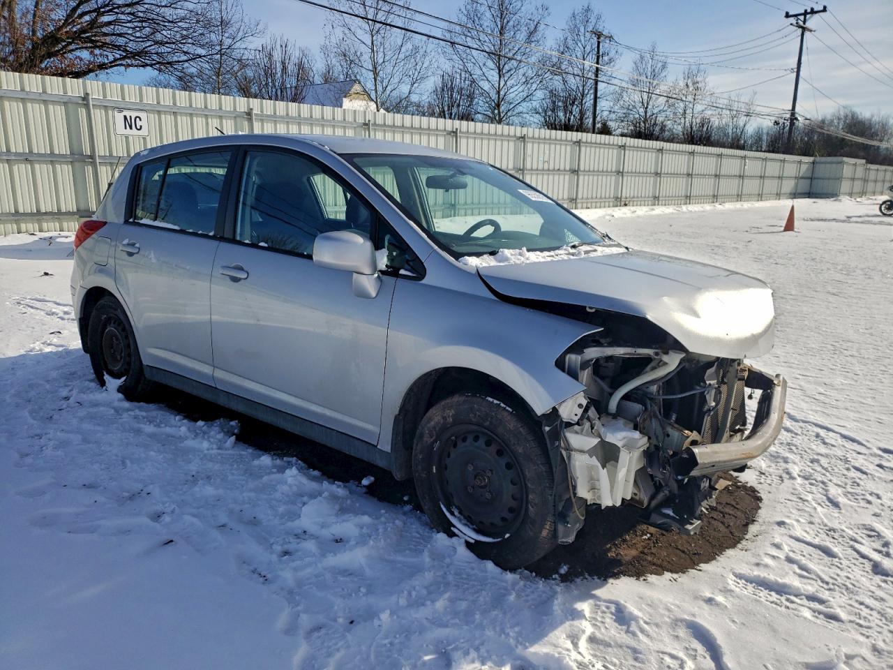 2011 NISSAN VERSA S photo 4