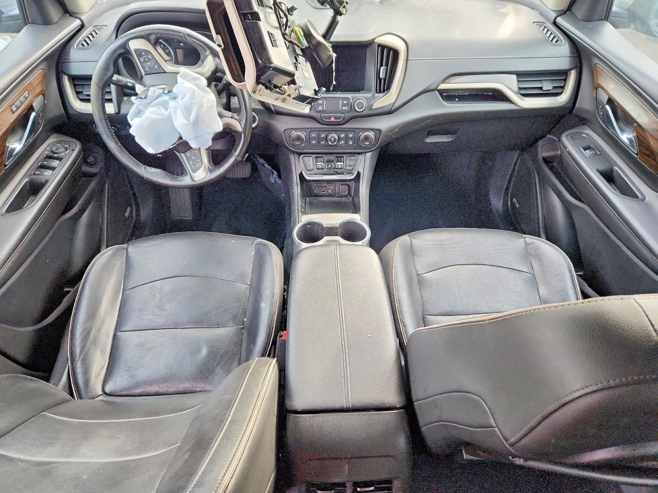 2020 GMC TERRAIN DENALI photo 15