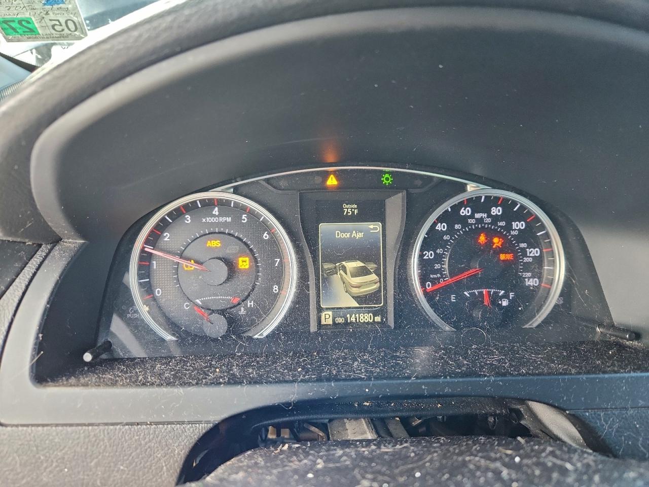 2015 TOYOTA CAMRY LE photo 9