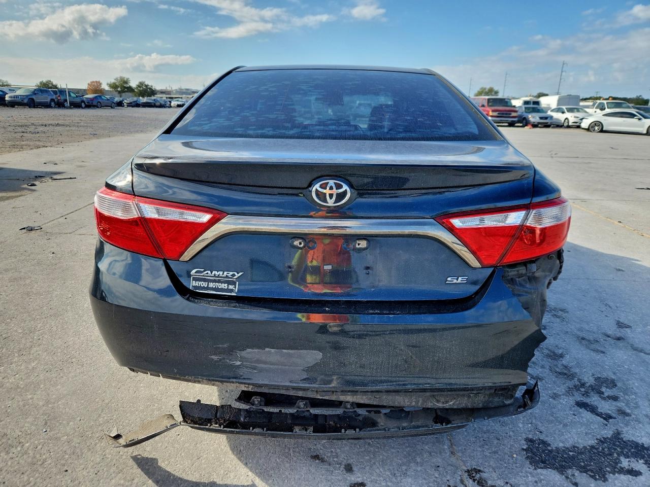 2015 TOYOTA CAMRY LE photo 6