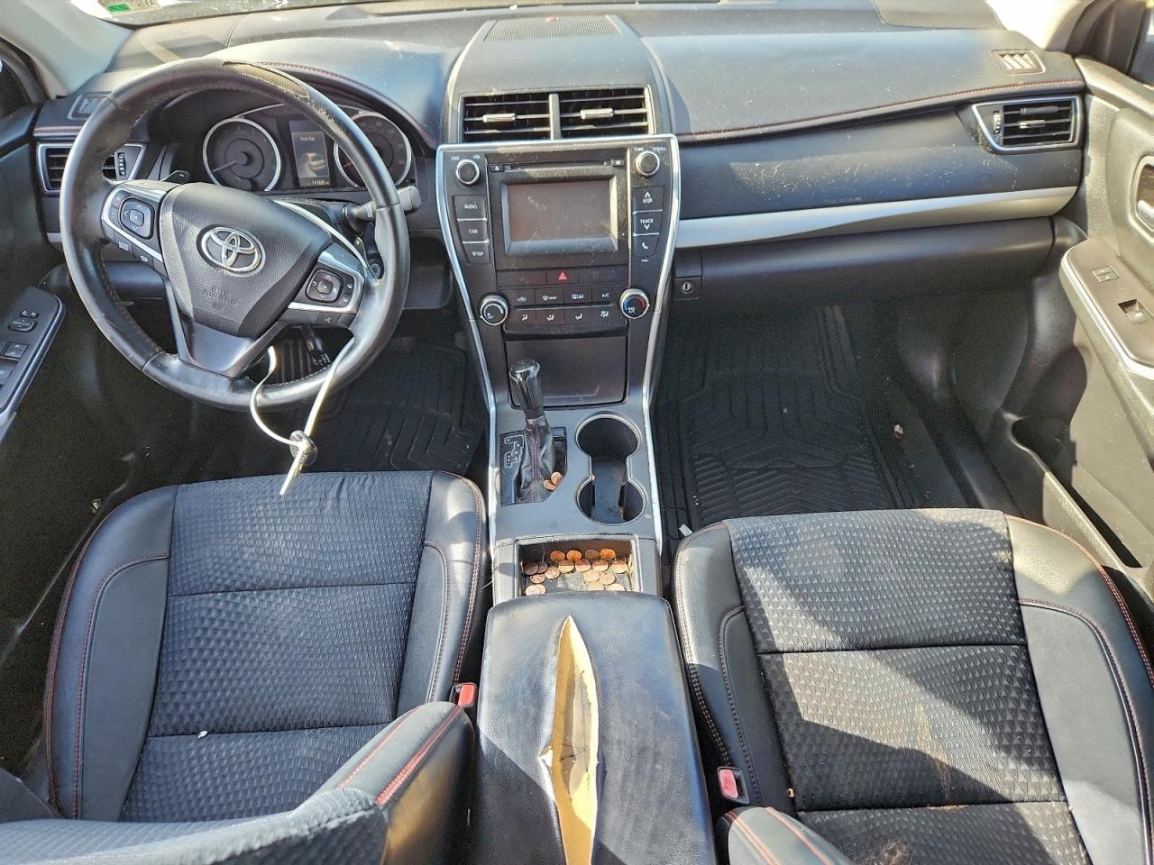 2015 TOYOTA CAMRY LE photo 8