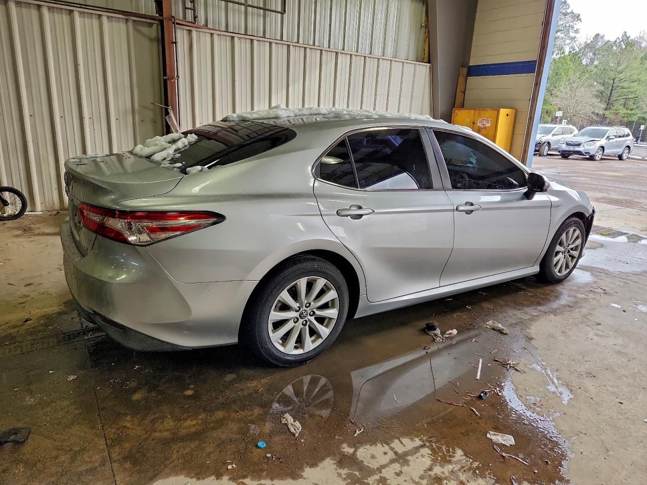2018 TOYOTA CAMRY L photo 5