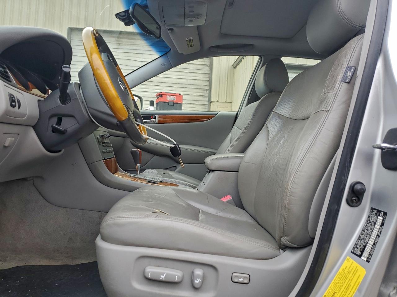 2005 LEXUS ES 330 photo 13