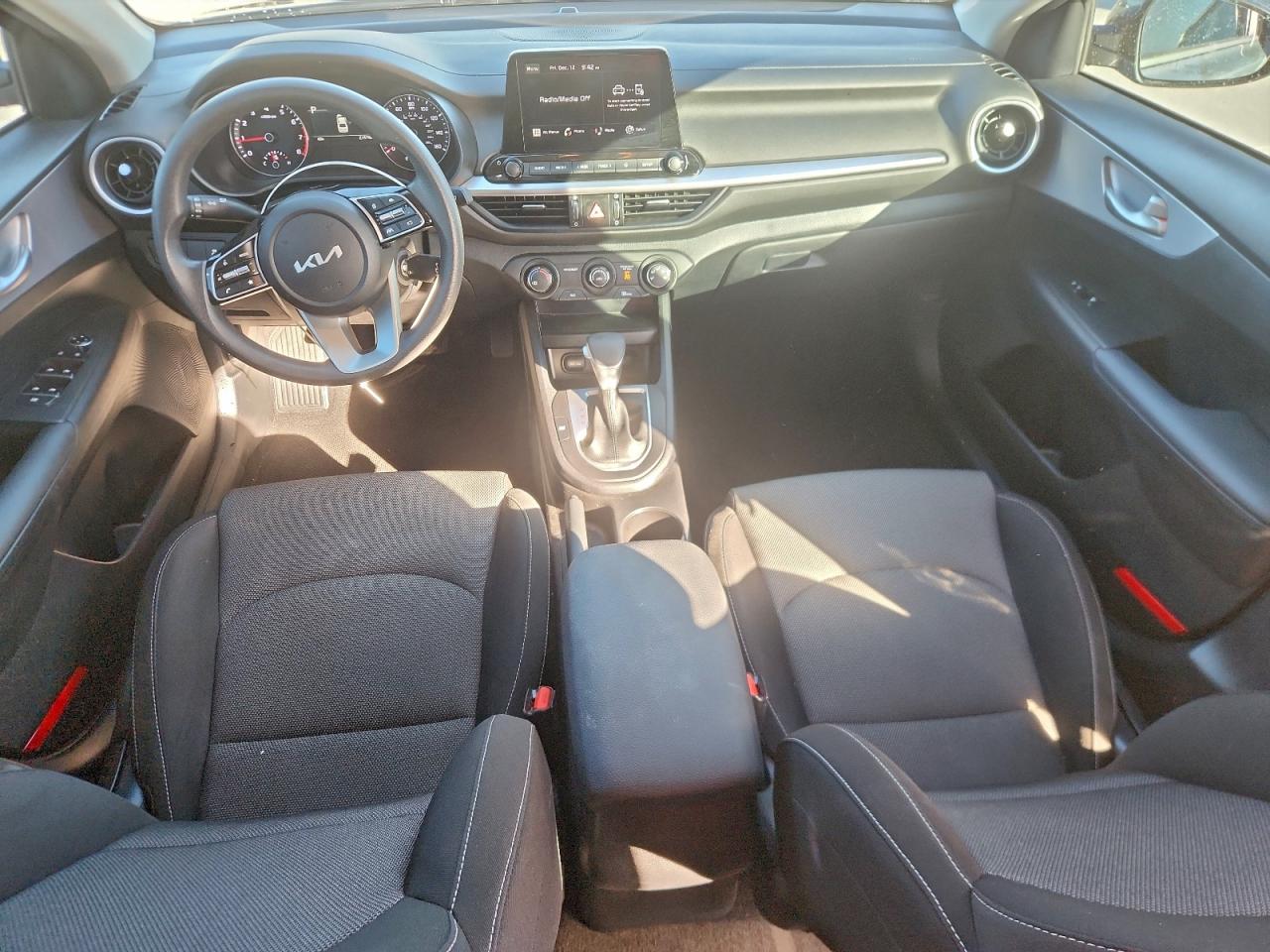 2024 KIA FORTE LXS photo 8