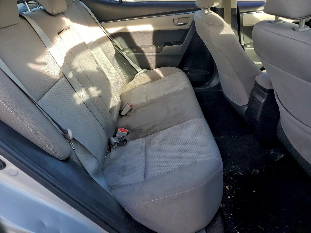 2016 TOYOTA COROLLA L photo 10