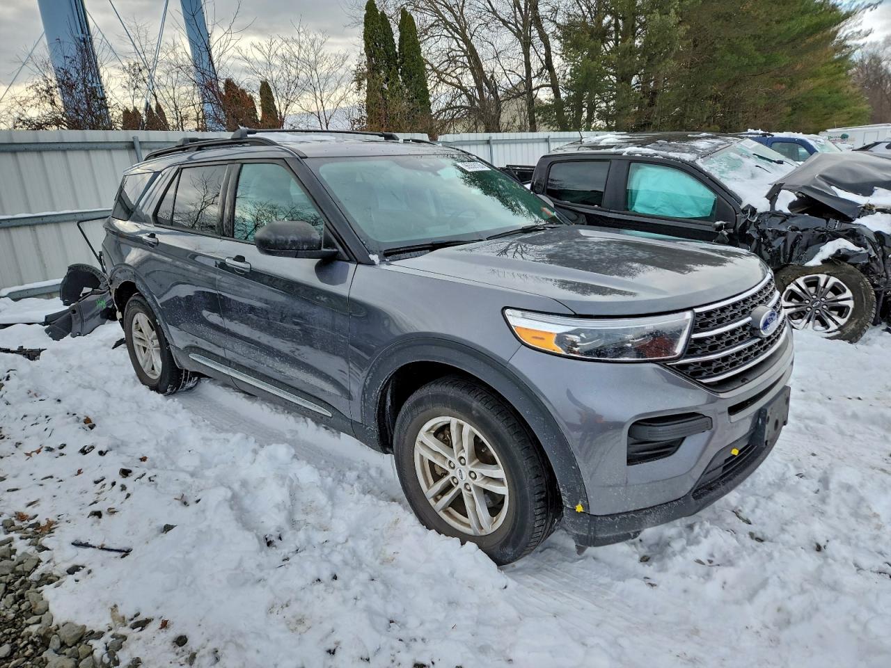 2021 FORD EXPLORER XLT photo 4