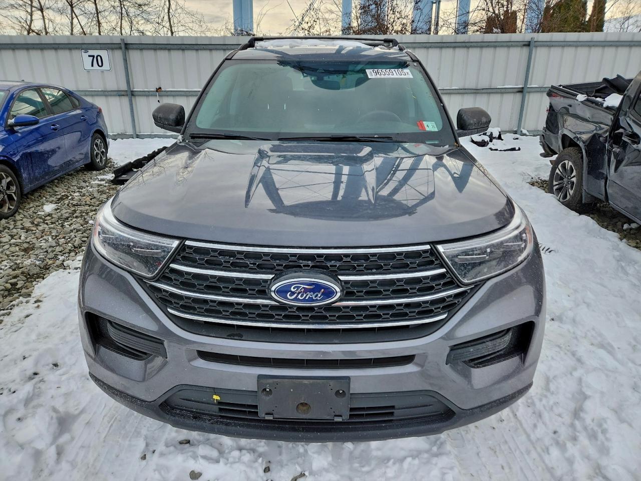 2021 FORD EXPLORER XLT photo 5