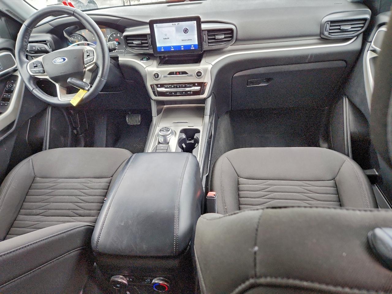 2021 FORD EXPLORER XLT photo 8