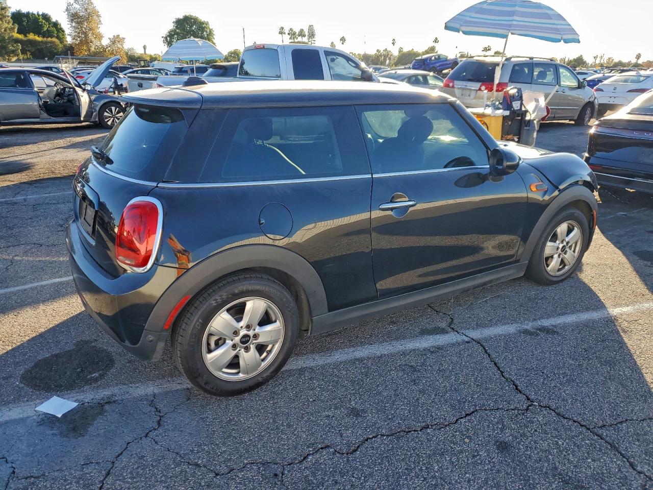 2019 MINI COOPER photo 3