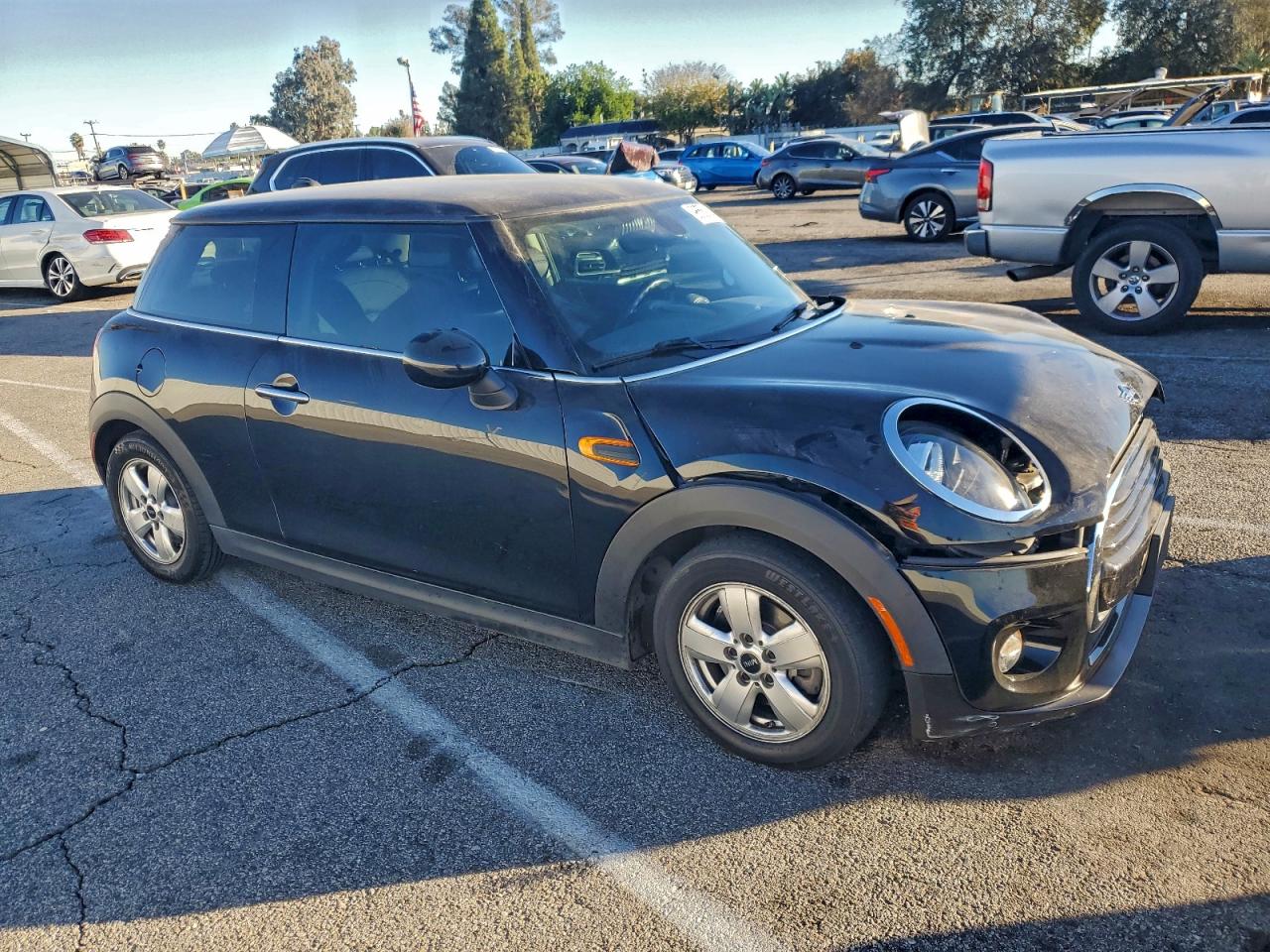 2019 MINI COOPER photo 4