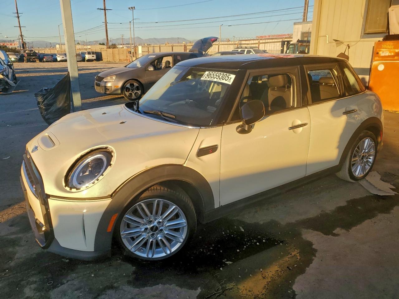 2023 MINI COOPER