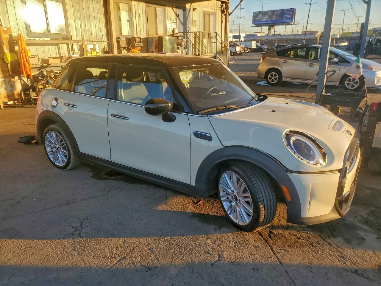2023 MINI COOPER S photo 4